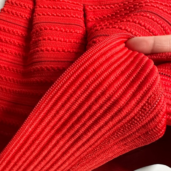 H&M Stretch Pull On Ribbed A-line Skirt Size Medium Bright Red Elastic Waist - Picture 6 of 12